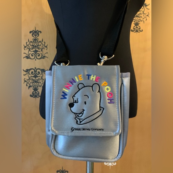 Vintage Limited Edition 90s Disney Winnie The Pooh Mini Shoulder Bag Pouch - Picture 8 of 16